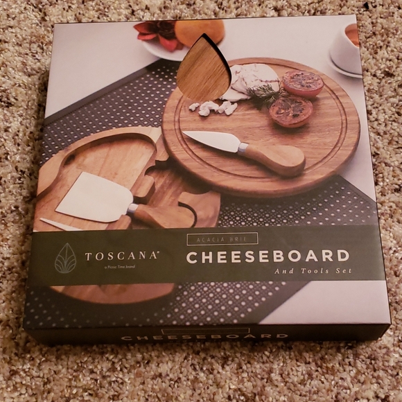 Toscana NIB Cheeseboard with Tools - Picture 1 of 6